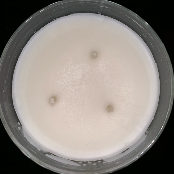 White Barn/Bath and Body Works Root Beer Candle - Picture 2 of 3